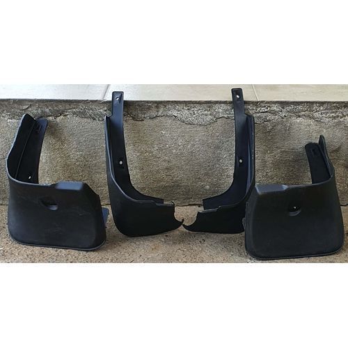 Quatres (04) Bavettes Pour Voiture
